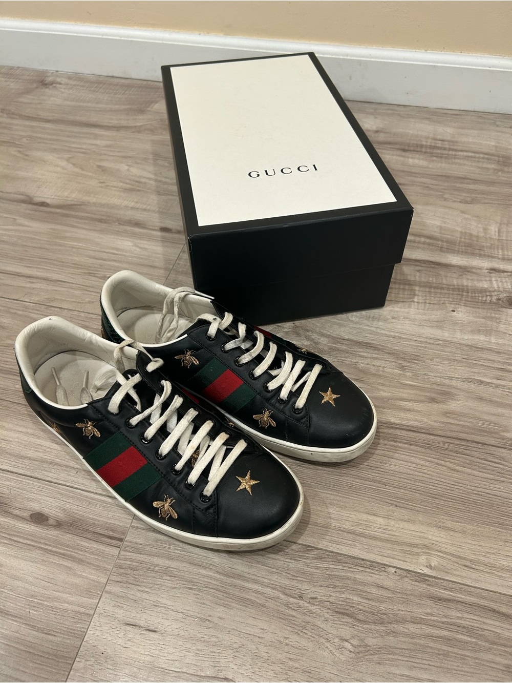 Gucci Black Leather Ace Sneakers with Green-Red Web & Gold Embroidered Bee - Picture 1 of 1